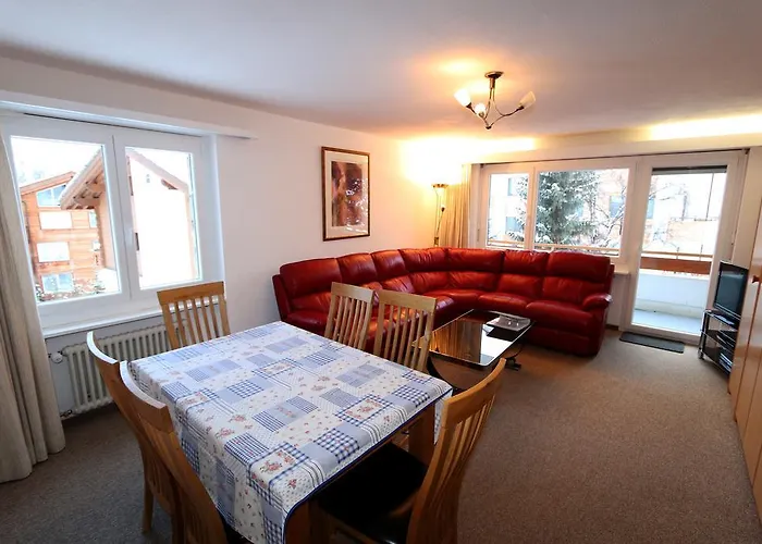 Apollo アパート サース フェー