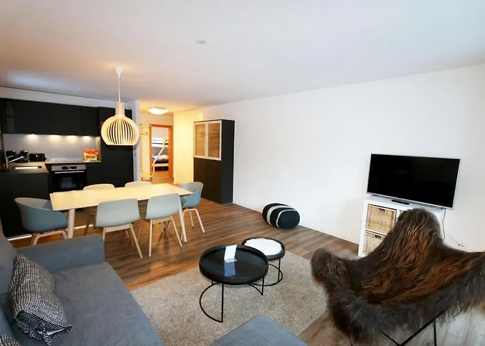 Apollo アパート サース フェー